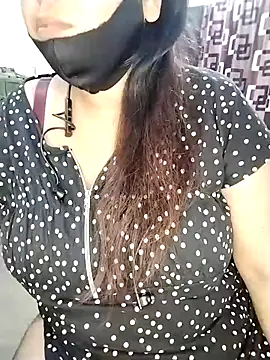 Snapshot of Tishani chatting on 02.05.26 Tishani online show from 02.05.26
