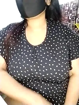 Snapshot of Tishani chatting on 03.01.26 Tishani online show from 03.01.26