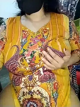 Snapshot of Tishani chatting on 03.10.26 Tishani online show from 03.10.26