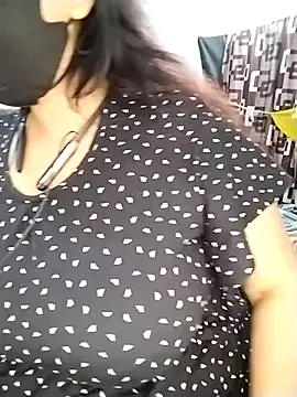 Snapshot of Tishani chatting on 03.17.26 Tishani online show from 03.17.26