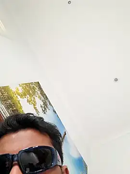 Snapshot of your_fuck_boy_00 chatting on 09.17.25 your fuck boy 00 online show from 09.17.25