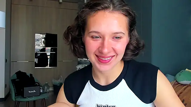 Lilith lutherlow online show from 10.02.25