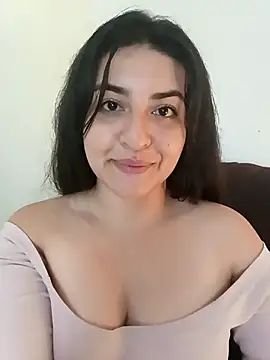 Snapshot of moritalatina chatting on 12.25.24 moritalatina online show from 12.25.24