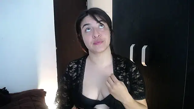 Snapshot of moritalatina chatting on 03.17.25 moritalatina online show from 03.17.25