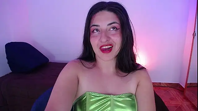 Snapshot of moritalatina chatting on 10.24.25 moritalatina online show from 10.24.25