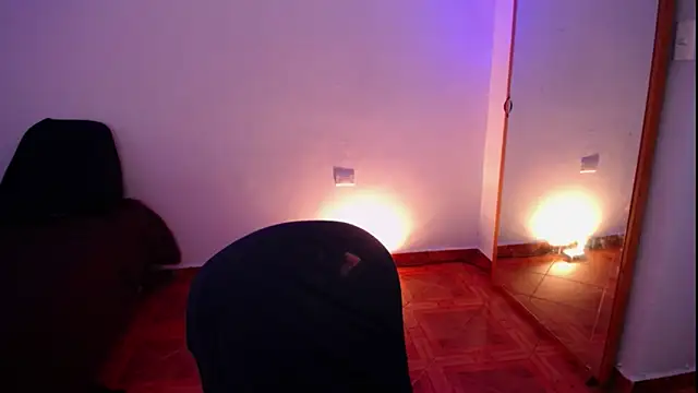 Snapshot of moritalatina chatting on 11.07.25 moritalatina online show from 11.07.25