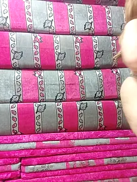 Snapshot of LoNa-daloua chatting on 10.26.25 LoNa-daloua online show from 10.26.25