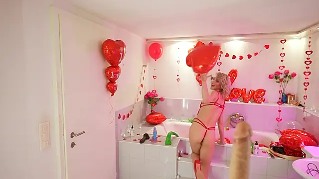 Snapshot of missdaisydiamond777 chatting on 02.14.25 missdaisydiamond777 online show from 02.14.25