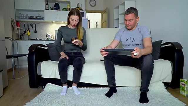 Snapshot of littlesweettifany chatting on 10.30.25 littlesweettifany online show from 10.30.25