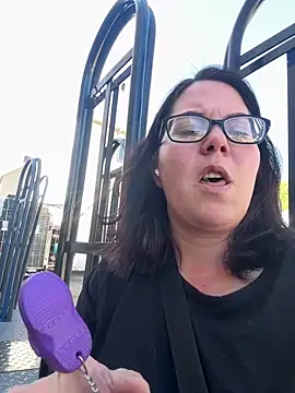 FreakNastyLacie online show from 10.04.25