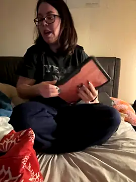 FreakNastyLacie online show from 12.04.25