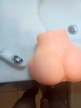 Snapshot of Fuckbyboy chatting on 01.01.25 Fuckbyboy online show from 01.01.25