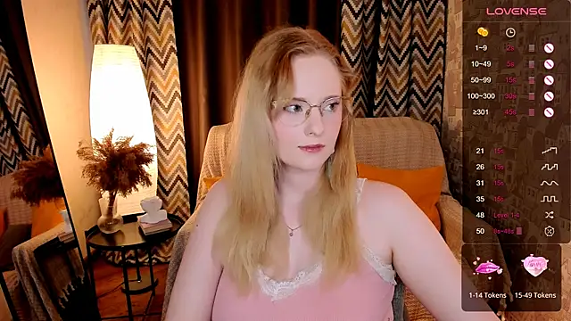 Snapshot of Aemilia_ chatting on 10.16.25 Aemilia online show from 10.16.25