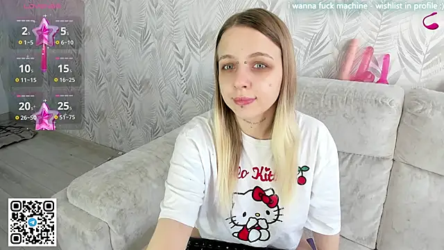 Snapshot of Alice_Halle chatting on 04.26.26 Alice Halle online show from 04.26.26