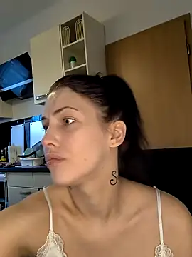 Snapshot of Linalicious chatting on 12.03.24 Linalicious online show from 12.03.24