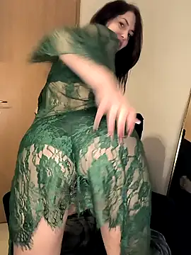 Snapshot of Linalicious chatting on 12.20.24 Linalicious online show from 12.20.24