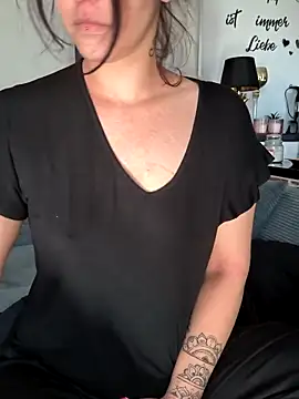 Linalicious online show from 04.22.26