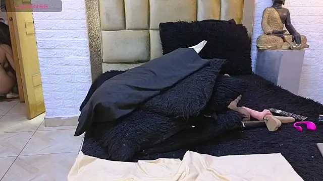 ximenawilliamss online show from 12.11.24