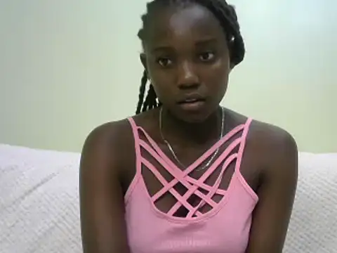 Snapshot of Latiffagodess chatting on 01.28.25 Latiffagodess online show from 01.28.25