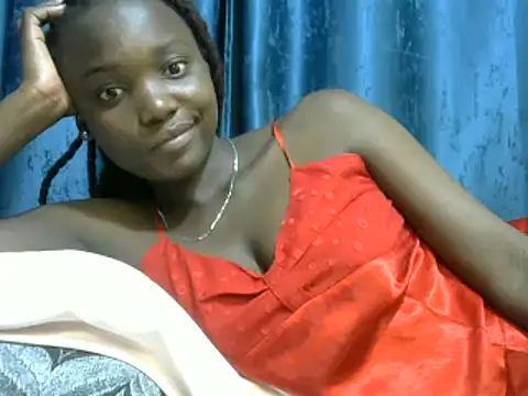 Snapshot of Latiffagodess chatting on 02.01.25 Latiffagodess online show from 02.01.25