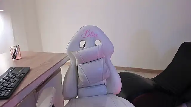 Snapshot of Barbara_honey chatting on 10.23.25 Barbara honey online show from 10.23.25