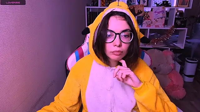 Sia Shine online show from 12.15.24