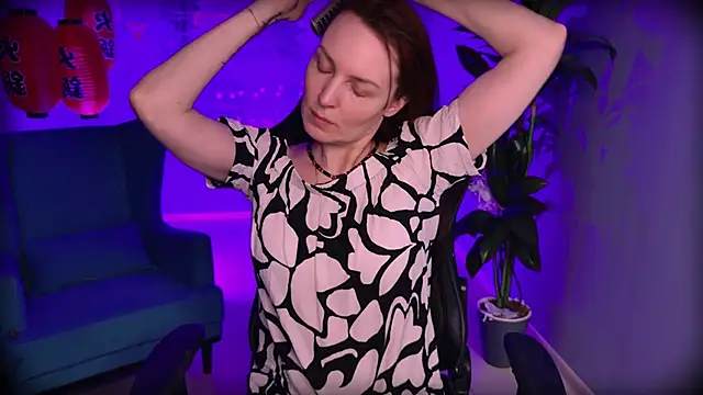 VandaRossi online show from 10.13.25