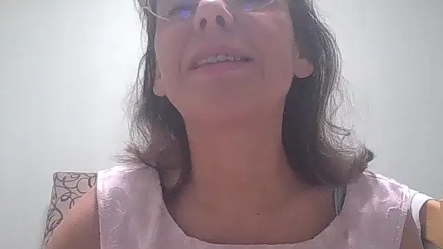 Snapshot of HollyJewel chatting on 10.02.25 HollyJewel online show from 10.02.25