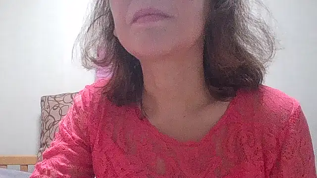 Snapshot of HollyJewel chatting on 10.24.25 HollyJewel online show from 10.24.25