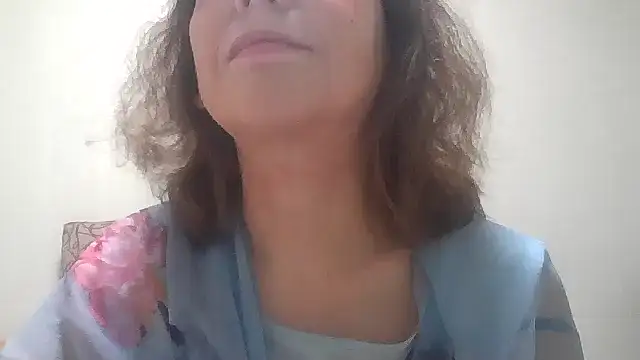 Snapshot of HollyJewel chatting on 11.04.25 HollyJewel online show from 11.04.25