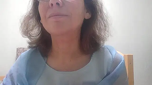 Snapshot of HollyJewel chatting on 11.06.25 HollyJewel online show from 11.06.25