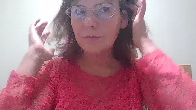 Snapshot of HollyJewel chatting on 11.12.25 HollyJewel online show from 11.12.25