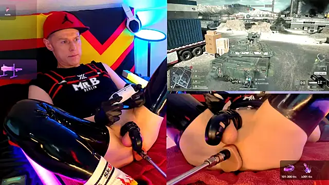 Snapshot of Fuc71 chatting on 10.17.25 Fuc71 online show from 10.17.25