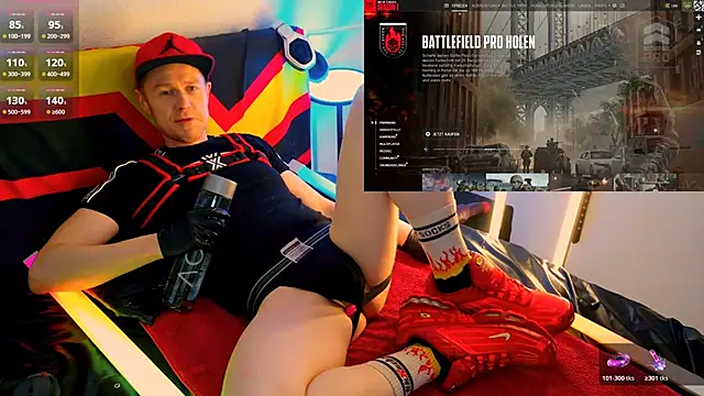 Snapshot of Fuc71 chatting on 10.30.25 Fuc71 online show from 10.30.25