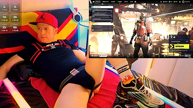 Snapshot of Fuc71 chatting on 11.03.25 Fuc71 online show from 11.03.25