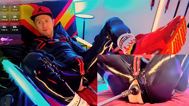 Snapshot of Fuc71 chatting on 11.15.25 Fuc71 online show from 11.15.25