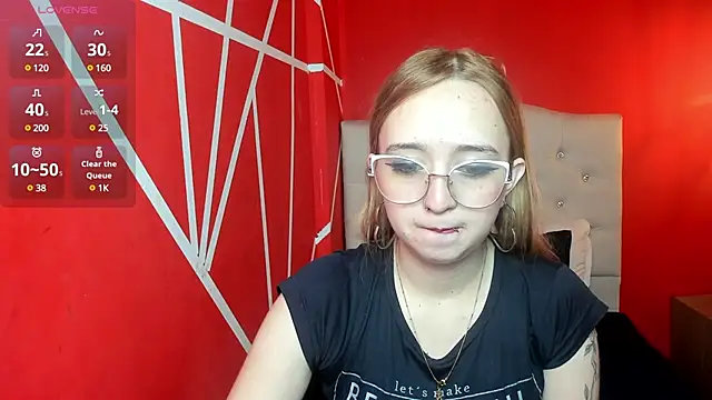 Liaroberts1 online show from 12.18.24