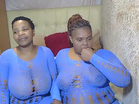 Xxxsluts online show from 11.28.25