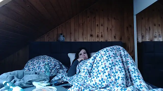 Snapshot of BoeseMoni1998 chatting on 10.06.25 BoeseMoni1998 online show from 10.06.25