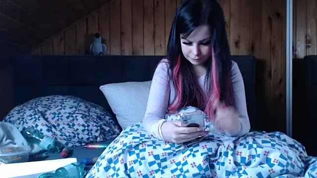 Snapshot of BoeseMoni1998 chatting on 10.10.25 BoeseMoni1998 online show from 10.10.25