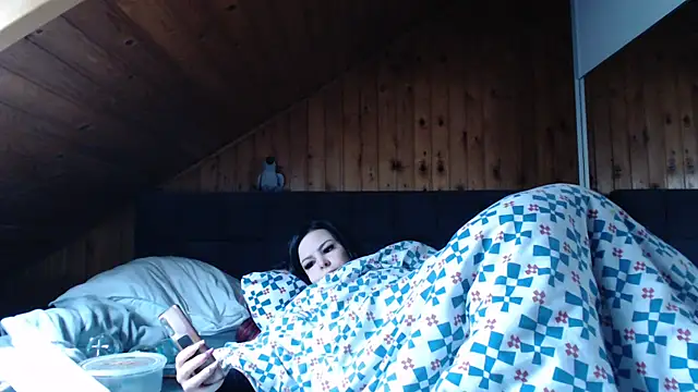 Snapshot of BoeseMoni1998 chatting on 10.20.25 BoeseMoni1998 online show from 10.20.25