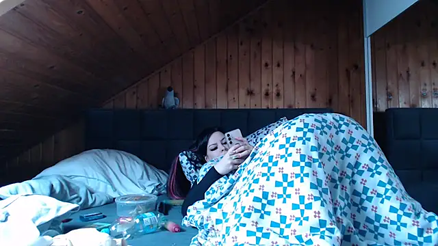 Snapshot of BoeseMoni1998 chatting on 10.22.25 BoeseMoni1998 online show from 10.22.25