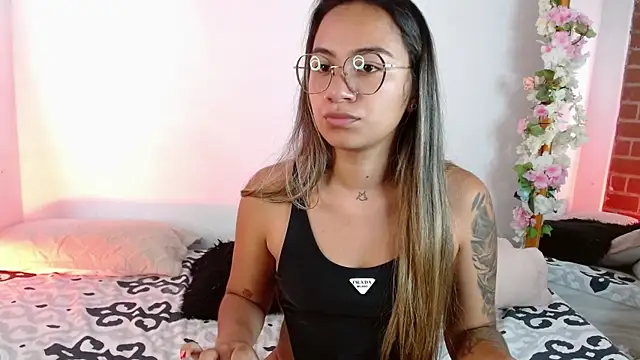 Jules n Gia online show from 12.19.24