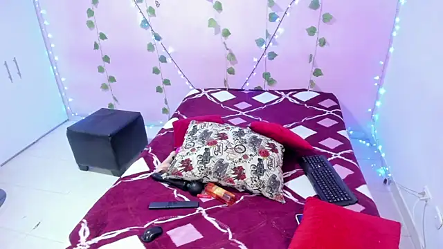 Snapshot of ambersmitx chatting on 12.05.24 ambersmitx online show from 12.05.24