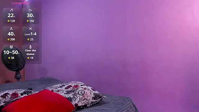 Snapshot of ambersmitx chatting on 09.10.25 ambersmitx online show from 09.10.25