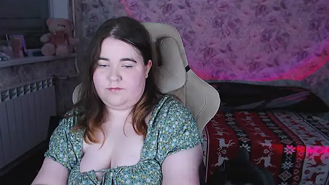 Estelle Hicks online show from 02.24.26