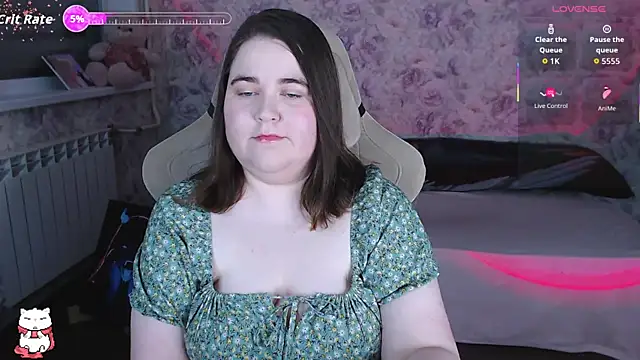 Snapshot of Estelle_Hicks chatting on 05.11.26 Estelle Hicks online show from 05.11.26