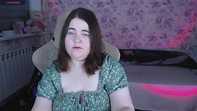 Snapshot of Estelle_Hicks chatting on 05.14.26 Estelle Hicks online show from 05.14.26