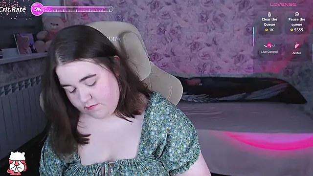Snapshot of Estelle_Hicks chatting on 05.16.26 Estelle Hicks online show from 05.16.26