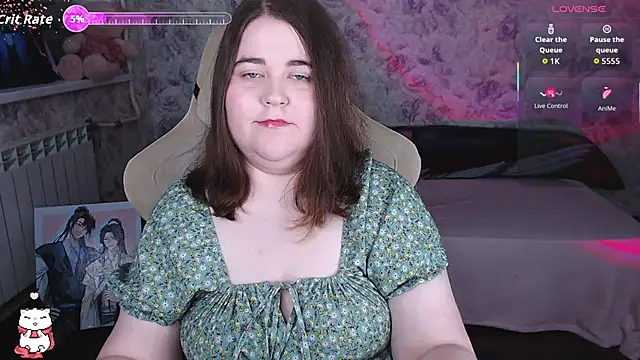 Snapshot of Estelle_Hicks chatting on 06.06.26 Estelle Hicks online show from 06.06.26